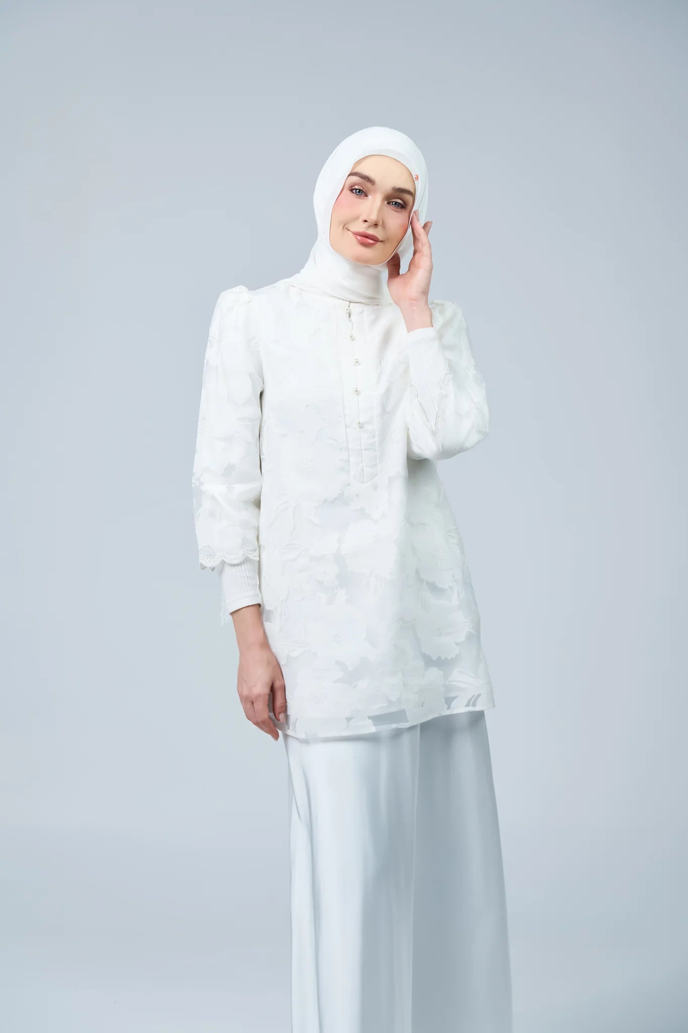 HoodX Lace in Pure White