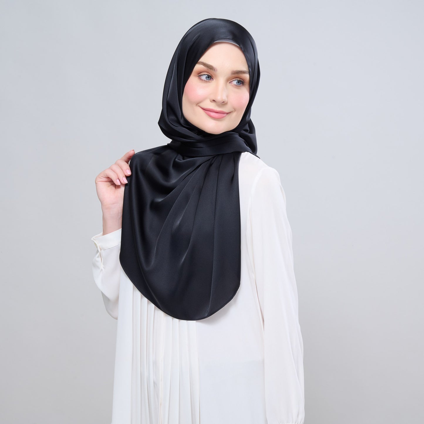 Instant Tag & Go | Satin Silk in Pitch Black B2