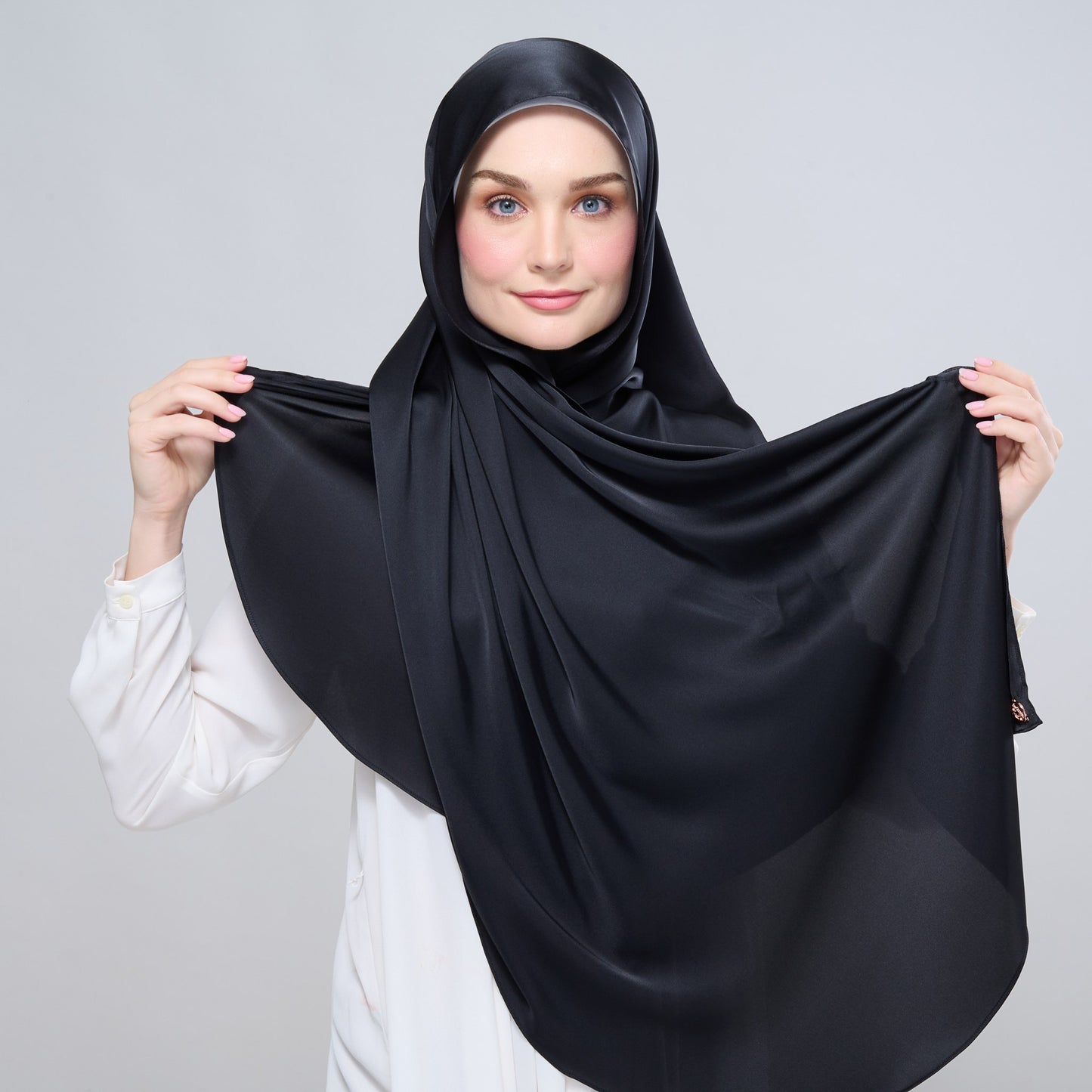 Instant Tag & Go | Satin Silk in Pitch Black B2