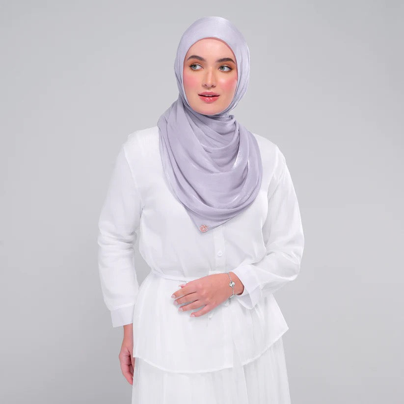 Raia Shawl | Ironless Shimmer in Platinum
