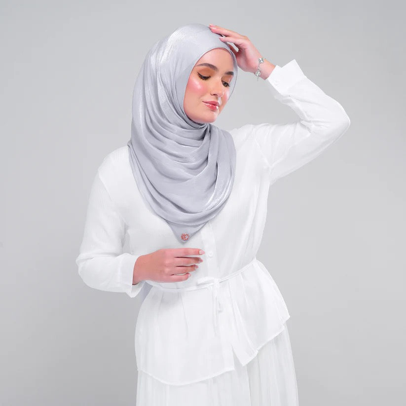 Raia Shawl | Ironless Shimmer in Titanium