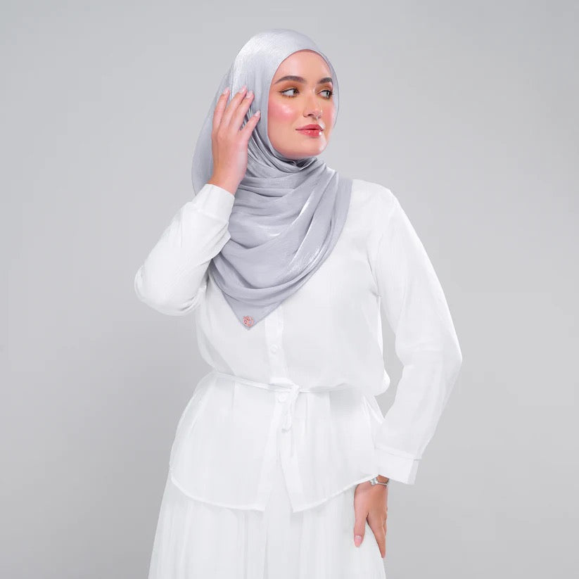 Raia Shawl | Ironless Shimmer in Titanium