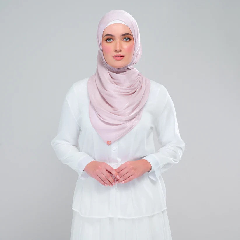 Raia Shawl | Ironless Shimmer in Nude Rose