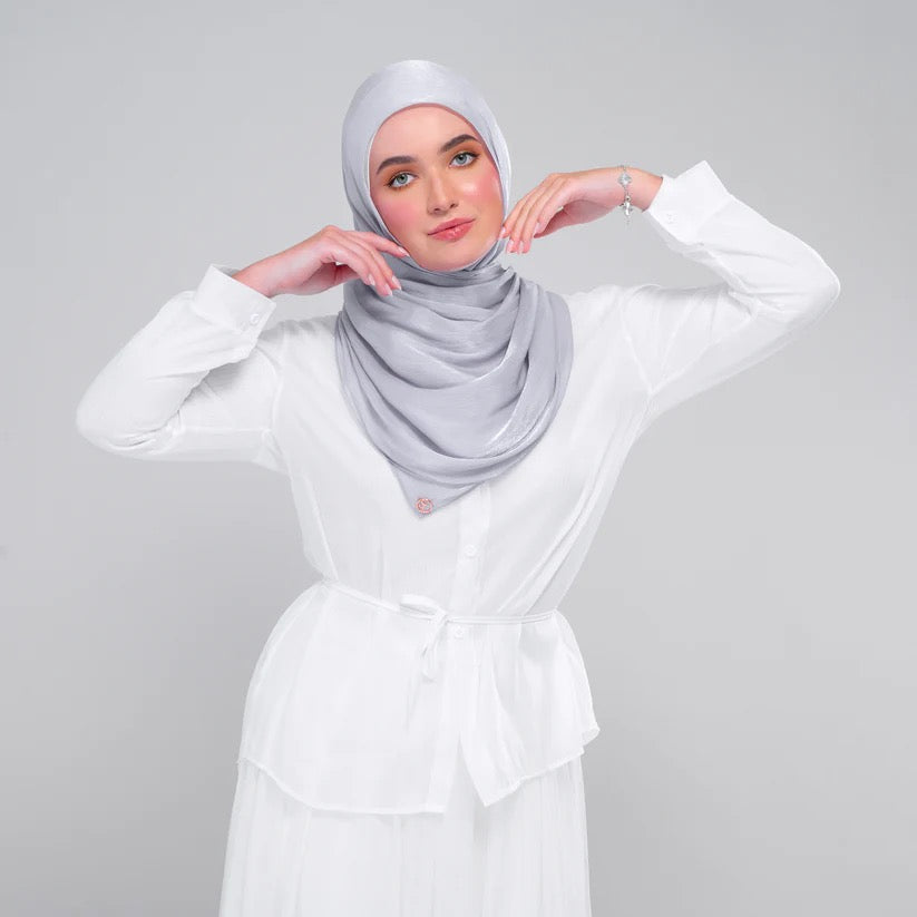 Raia Shawl | Ironless Shimmer in Titanium
