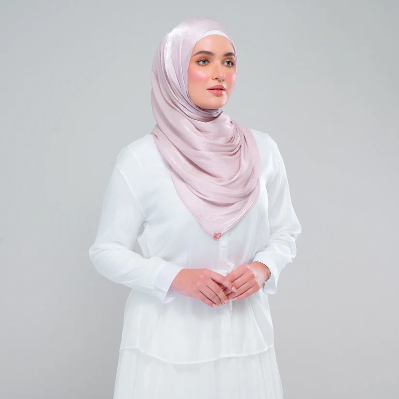 Raia Shawl | Ironless Shimmer in Nude Rose