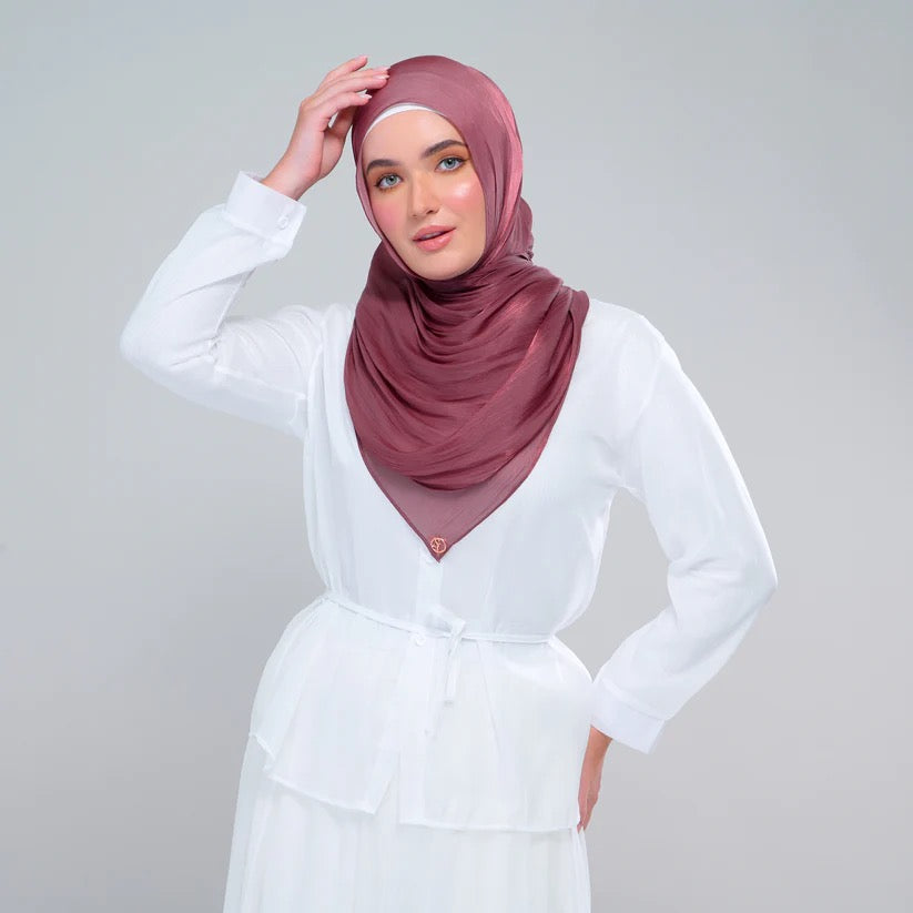 Raia Shawl | Ironless Shimmer in Wineberry
