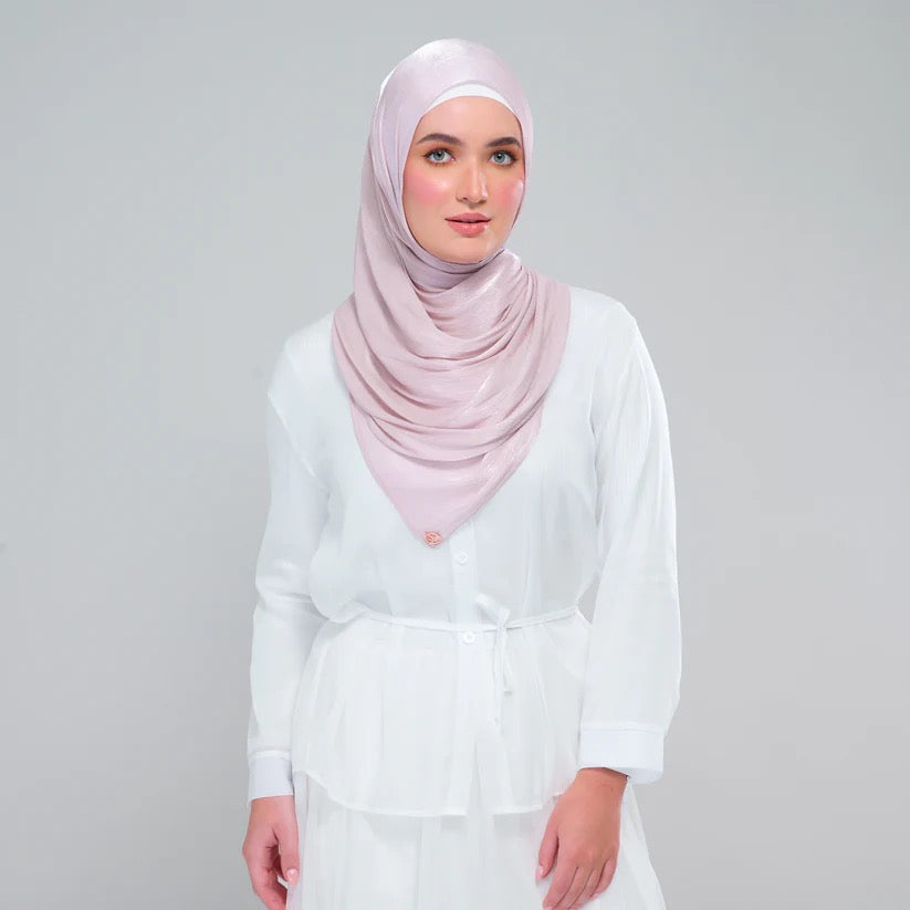 Raia Shawl | Ironless Shimmer in Nude Rose