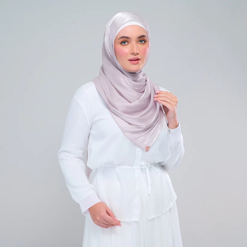 Raia Shawl | Ironless Shimmer in Classic Taupe
