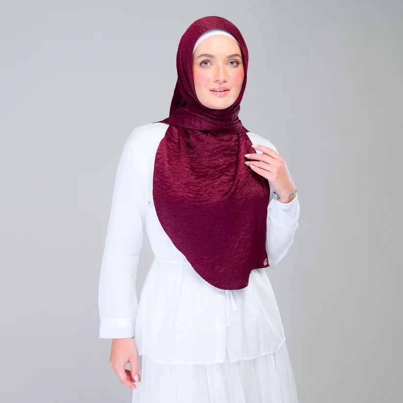 Instant Tag n' Go Shawl | Textured Silk in Deep Crimson