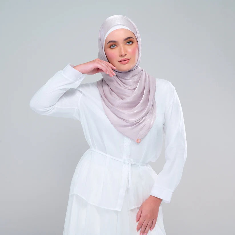 Raia Shawl | Ironless Shimmer in Classic Taupe