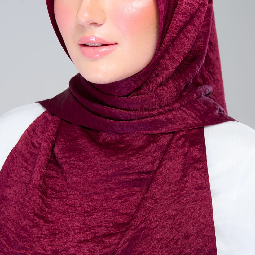 Instant Tag n' Go Shawl | Textured Silk in Deep Crimson