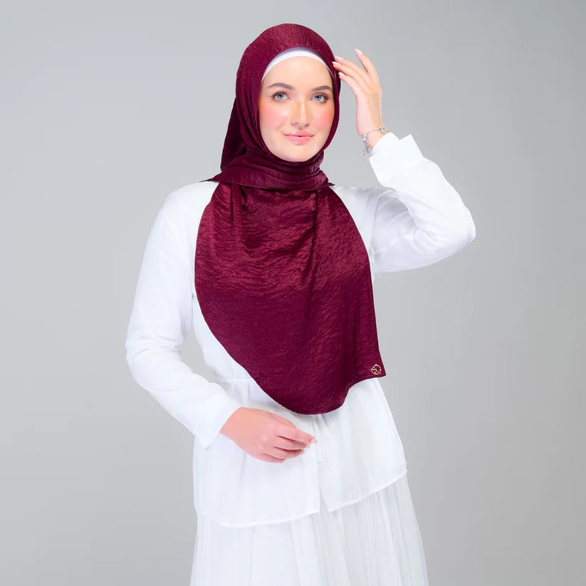 Instant Tag n' Go Shawl | Textured Silk in Deep Crimson