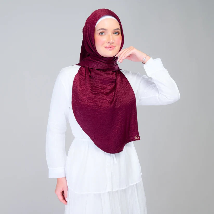 Instant Tag n' Go Shawl | Textured Silk in Deep Crimson