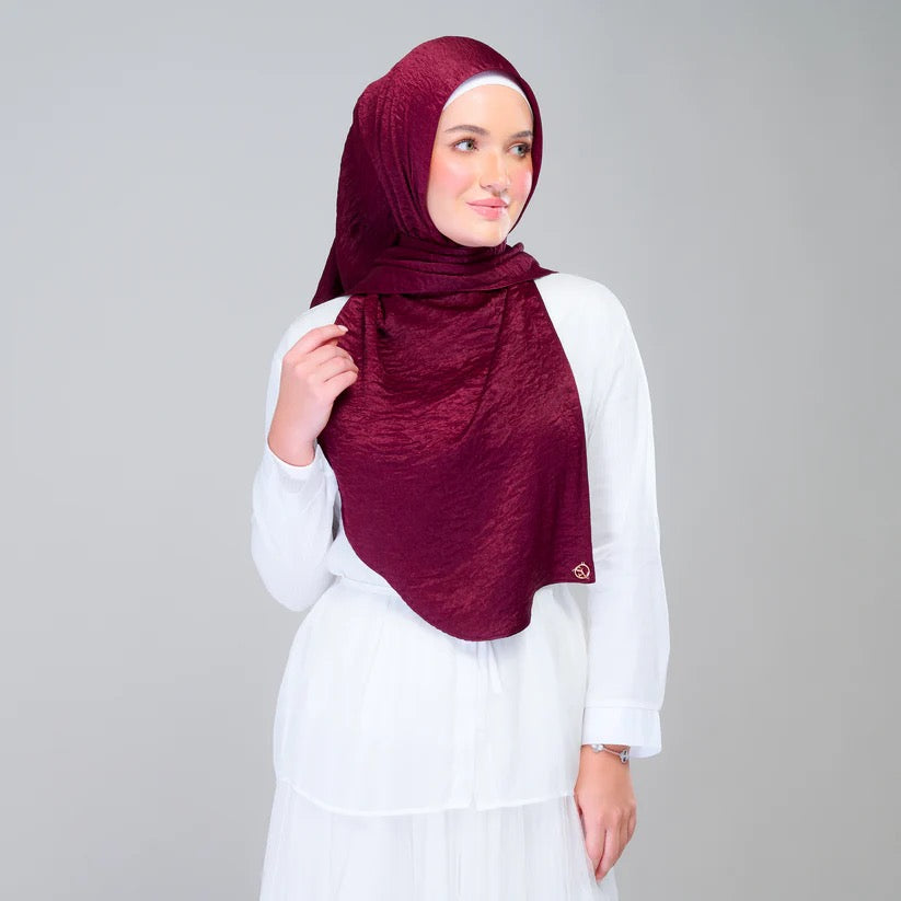 Instant Tag n' Go Shawl | Textured Silk in Deep Crimson