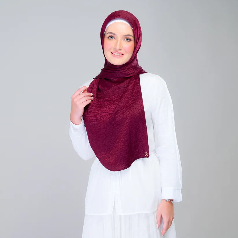 Instant Tag n' Go Shawl | Textured Silk in Deep Crimson