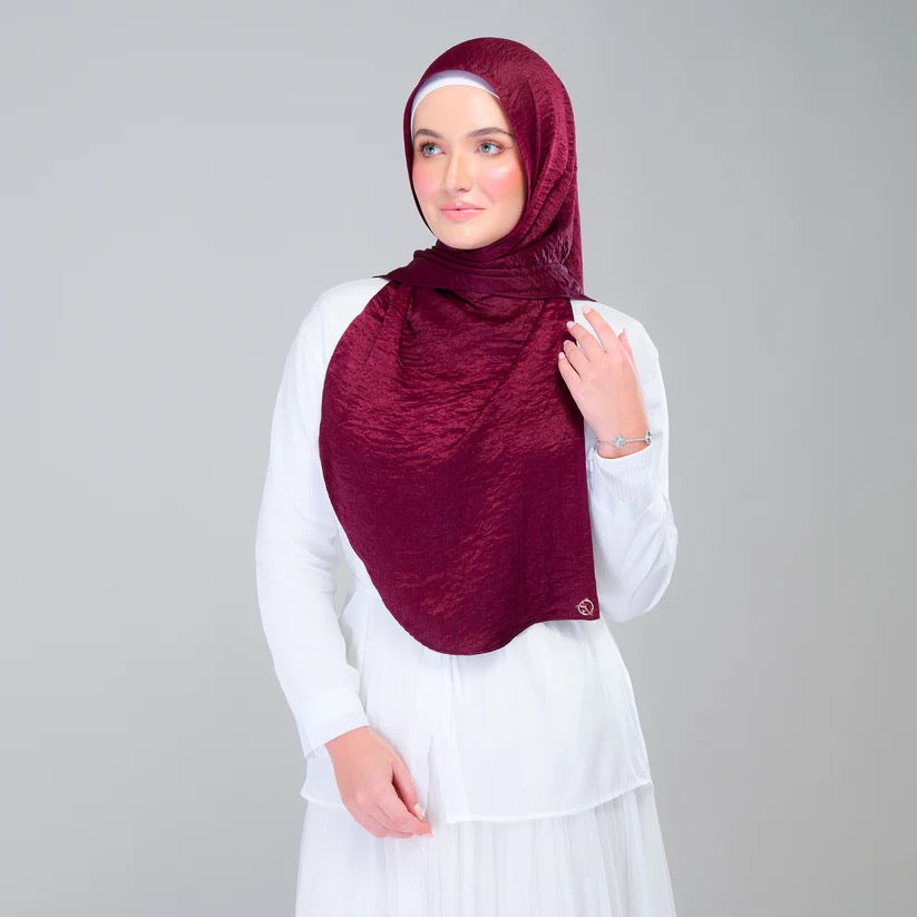 Instant Tag n' Go Shawl | Textured Silk in Deep Crimson