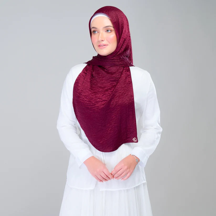 Instant Tag n' Go Shawl | Textured Silk in Deep Crimson