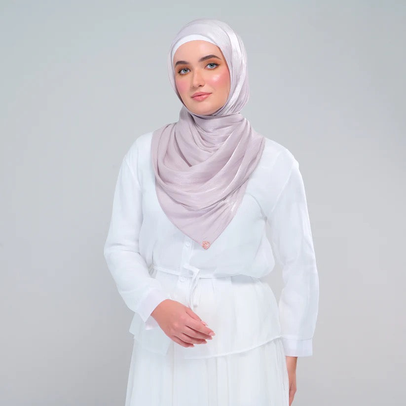 Raia Shawl | Ironless Shimmer in Classic Taupe