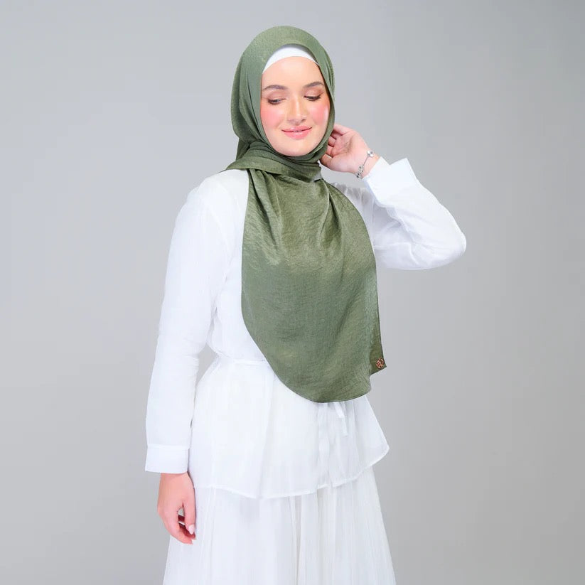 Instant Tag n' Go Shawl | Textured Silk in Dark Olive