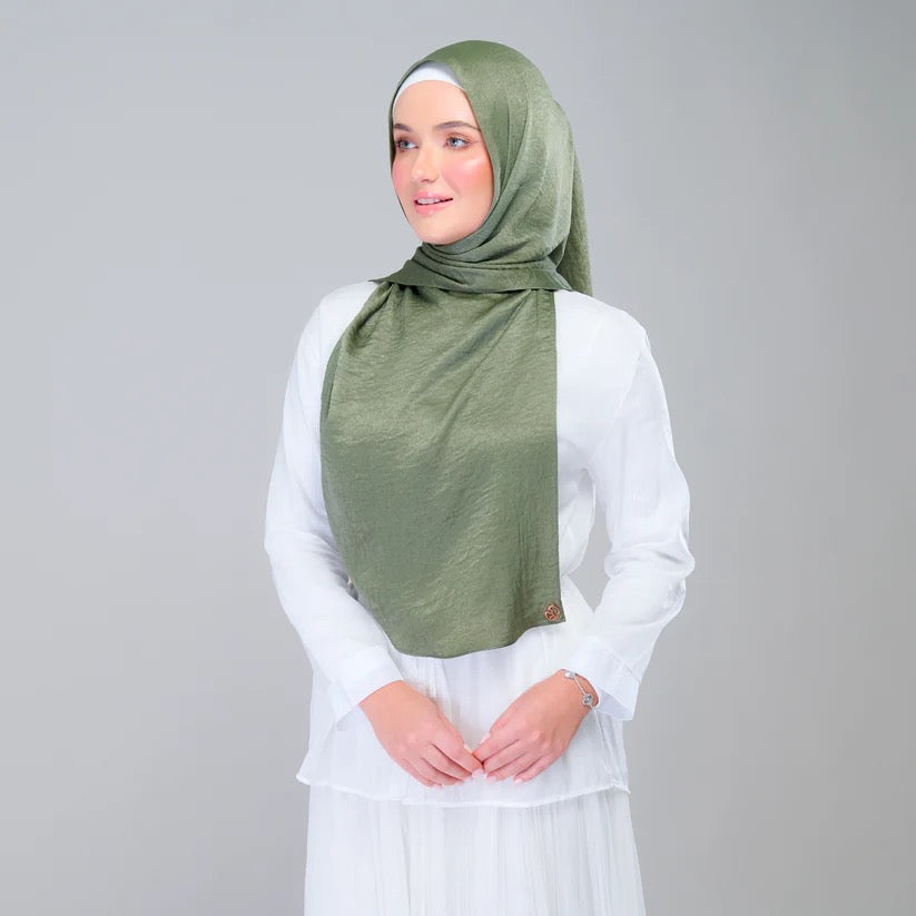 Instant Tag n' Go Shawl | Textured Silk in Dark Olive