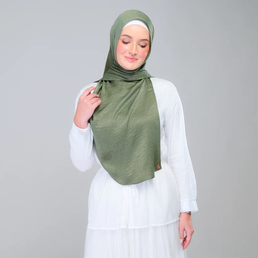 Instant Tag n' Go Shawl | Textured Silk in Dark Olive