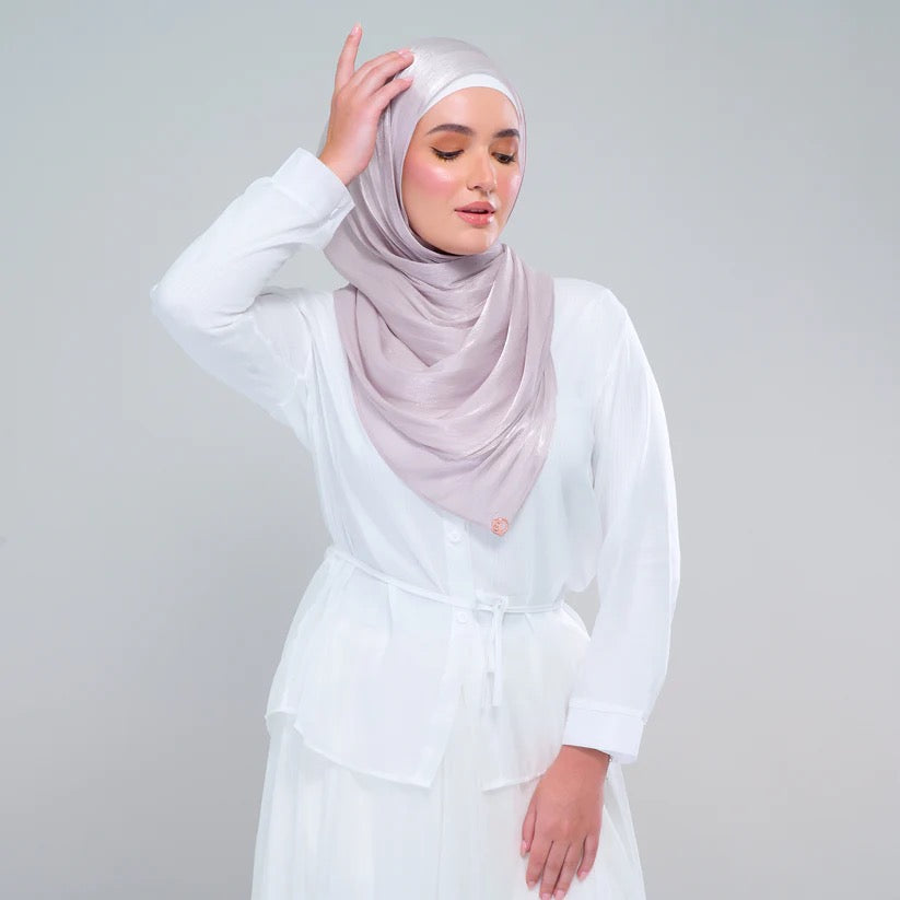 Raia Shawl | Ironless Shimmer in Classic Taupe