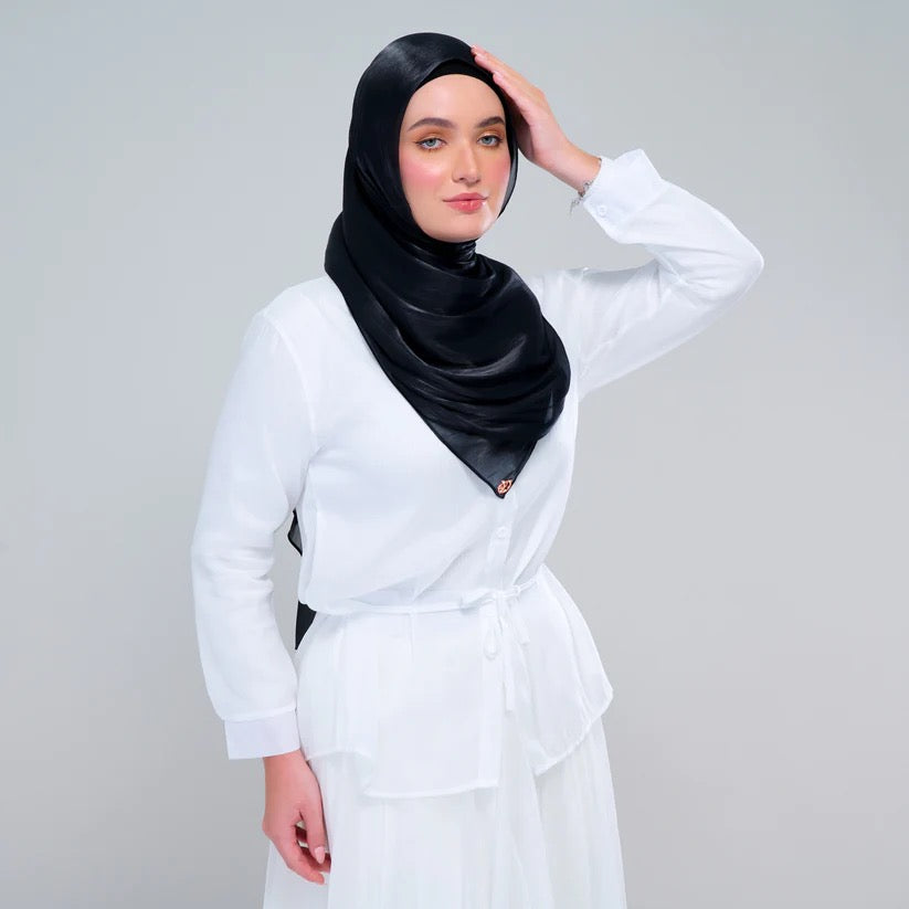 Raia Shawl | Ironless Shimmer in Black