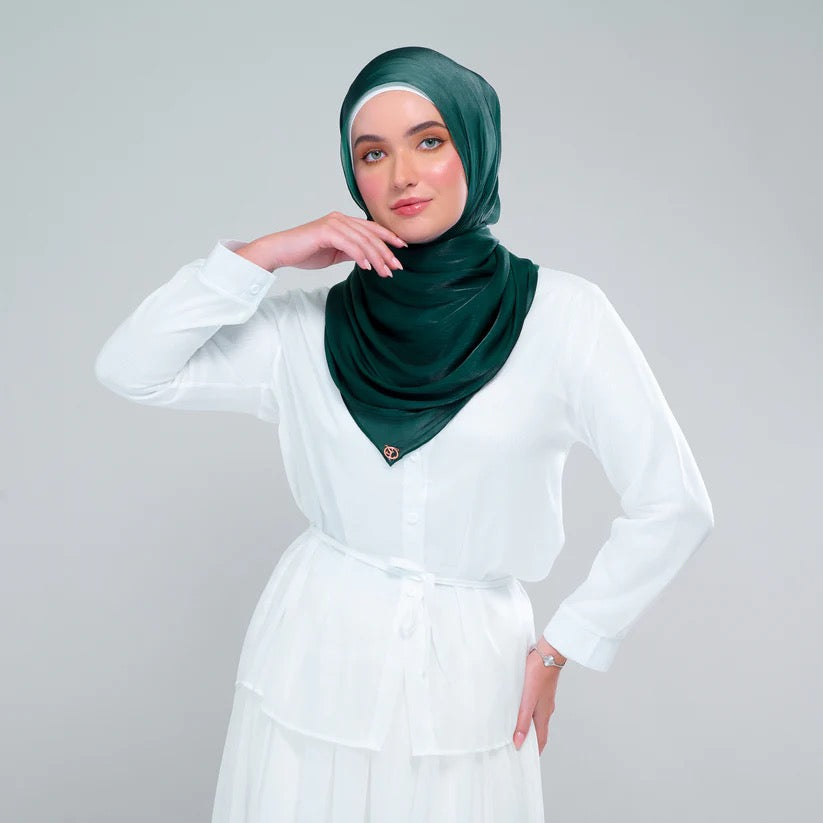 Raia Shawl | Ironless Shimmer in Forest Green