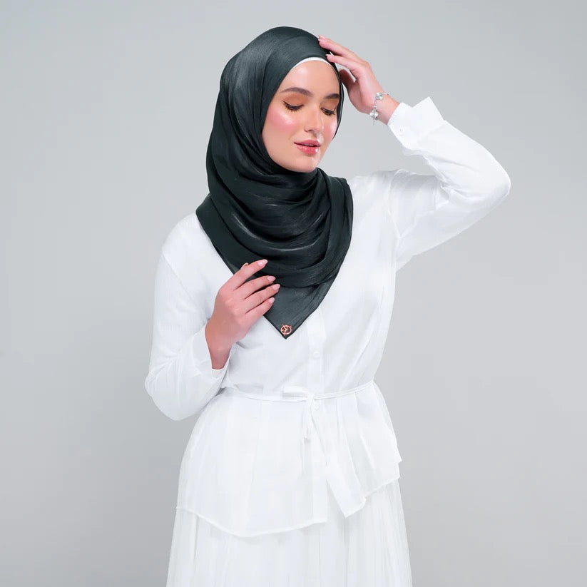 Raia Shawl | Ironless Shimmer in Deep Emerald