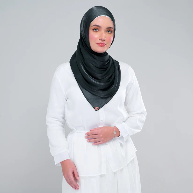 Raia Shawl | Ironless Shimmer in Deep Emerald