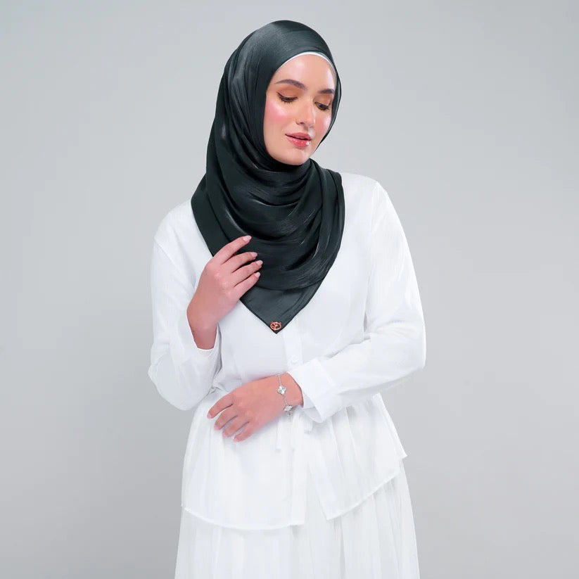 Raia Shawl | Ironless Shimmer in Deep Emerald