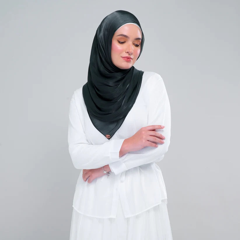 Raia Shawl | Ironless Shimmer in Deep Emerald