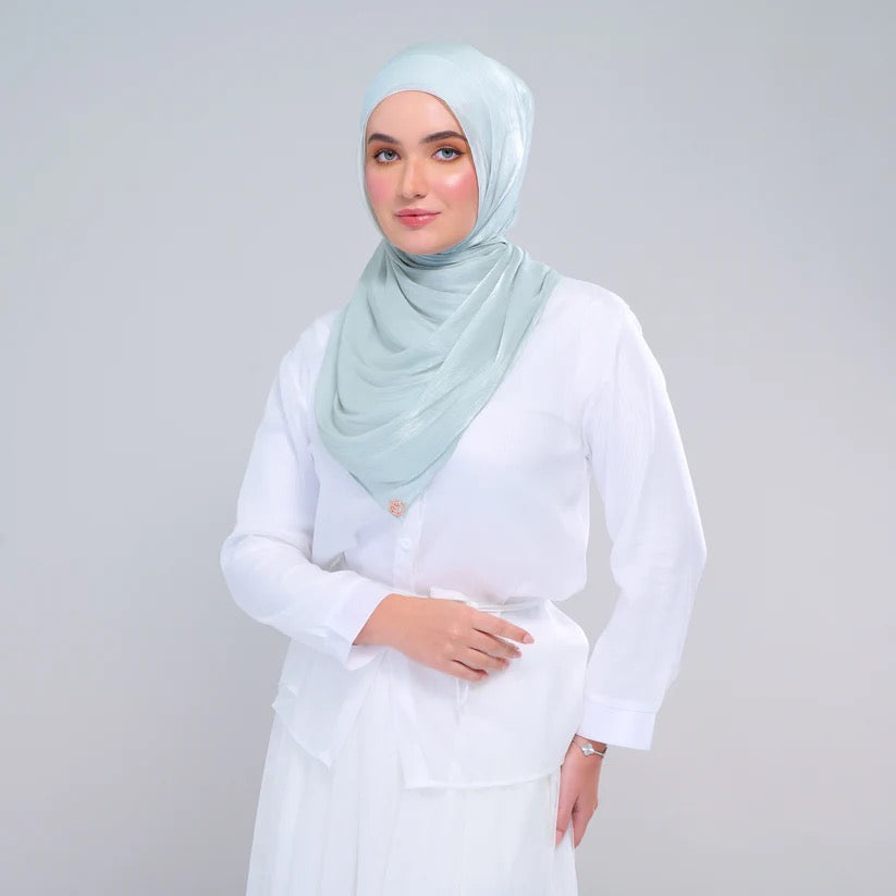Raia Shawl | Ironless Shimmer in Dusty Green