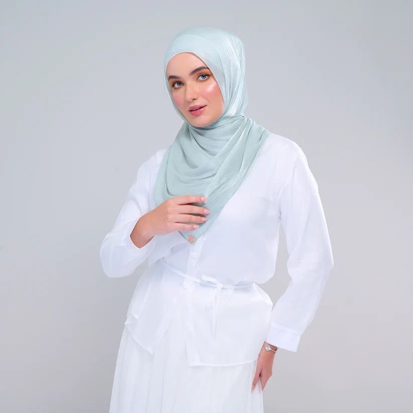 Raia Shawl | Ironless Shimmer in Dusty Green