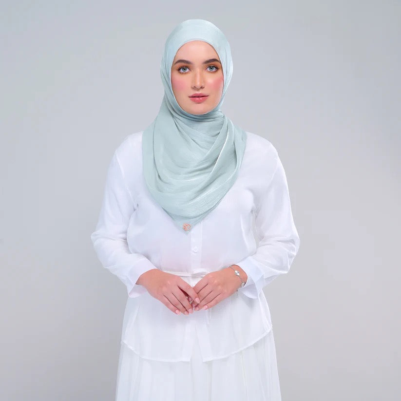 Raia Shawl | Ironless Shimmer in Dusty Green