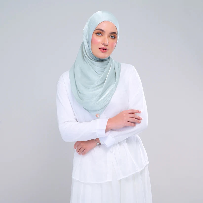Raia Shawl | Ironless Shimmer in Dusty Green
