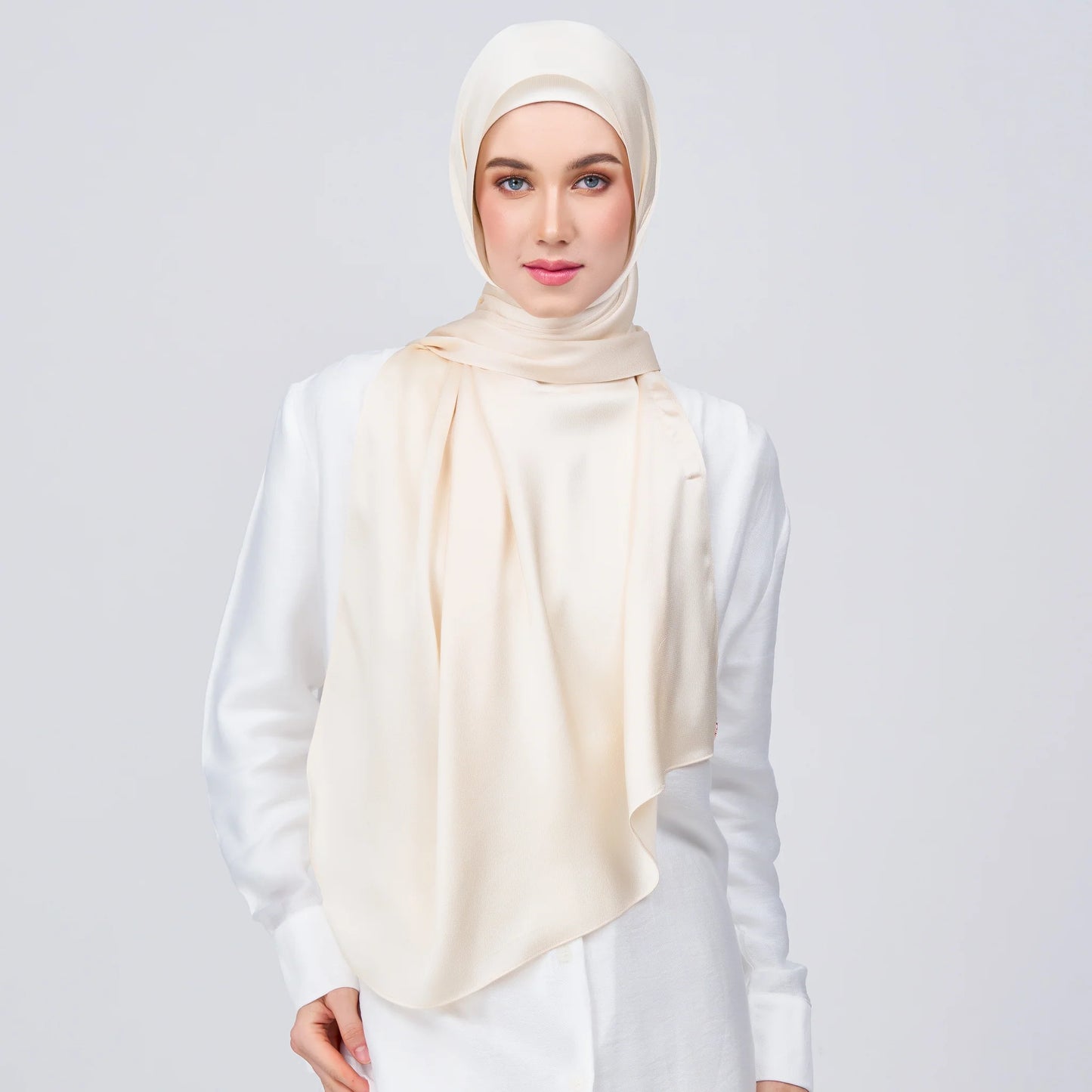 Instant Tag & Go Shawl | Satin Bulle in Bridal Cream | Batch 1