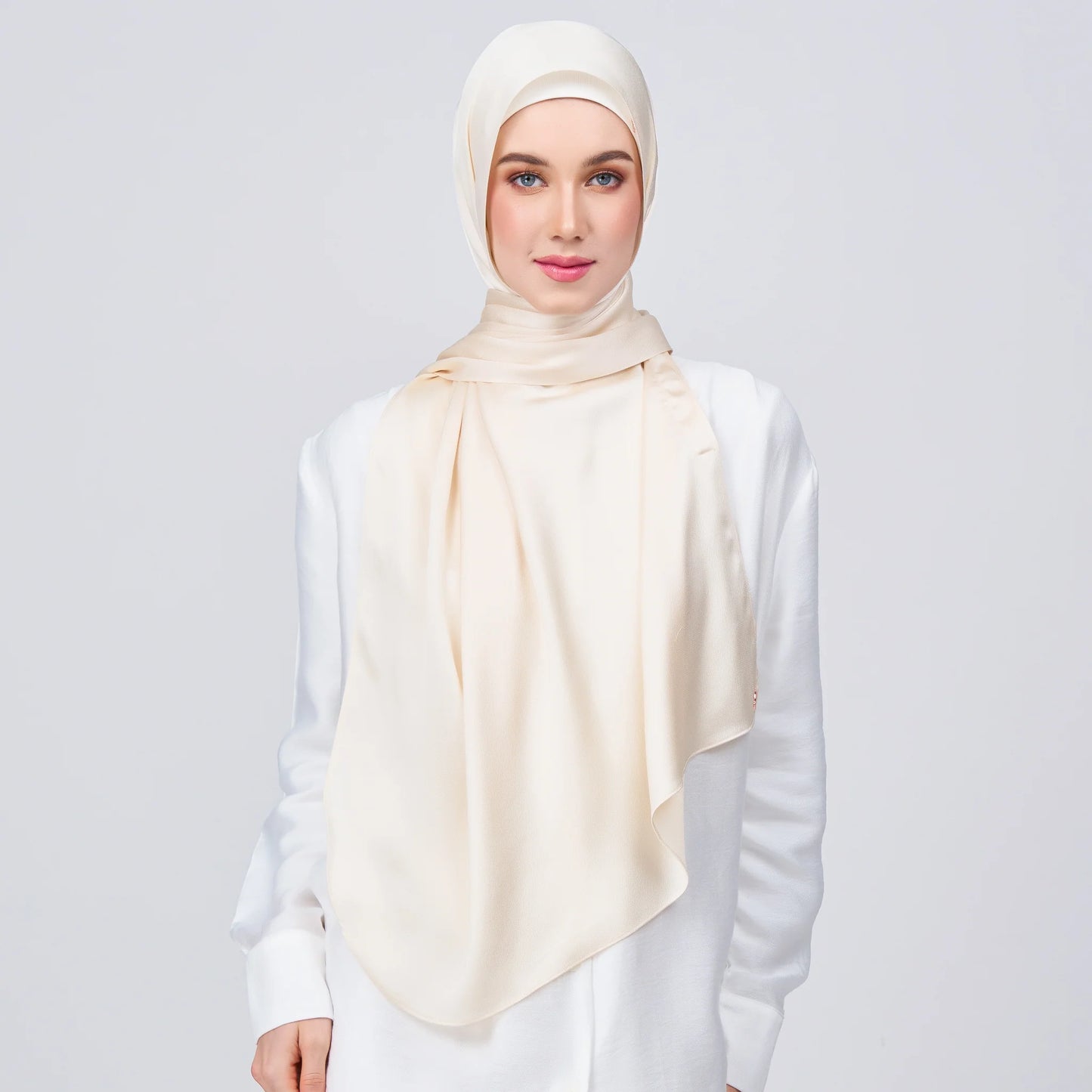 Instant Tag & Go Shawl | Satin Bulle in Bridal Cream | Batch 1