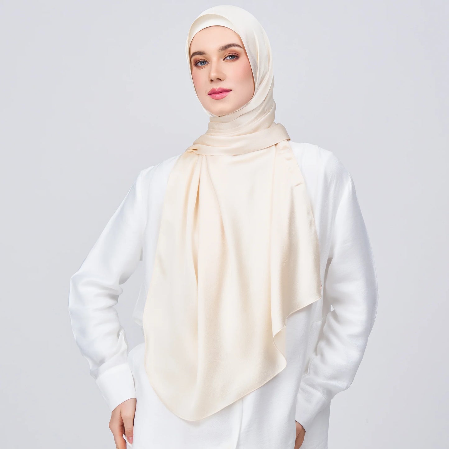 Instant Tag & Go Shawl | Satin Bulle in Bridal Cream | Batch 1