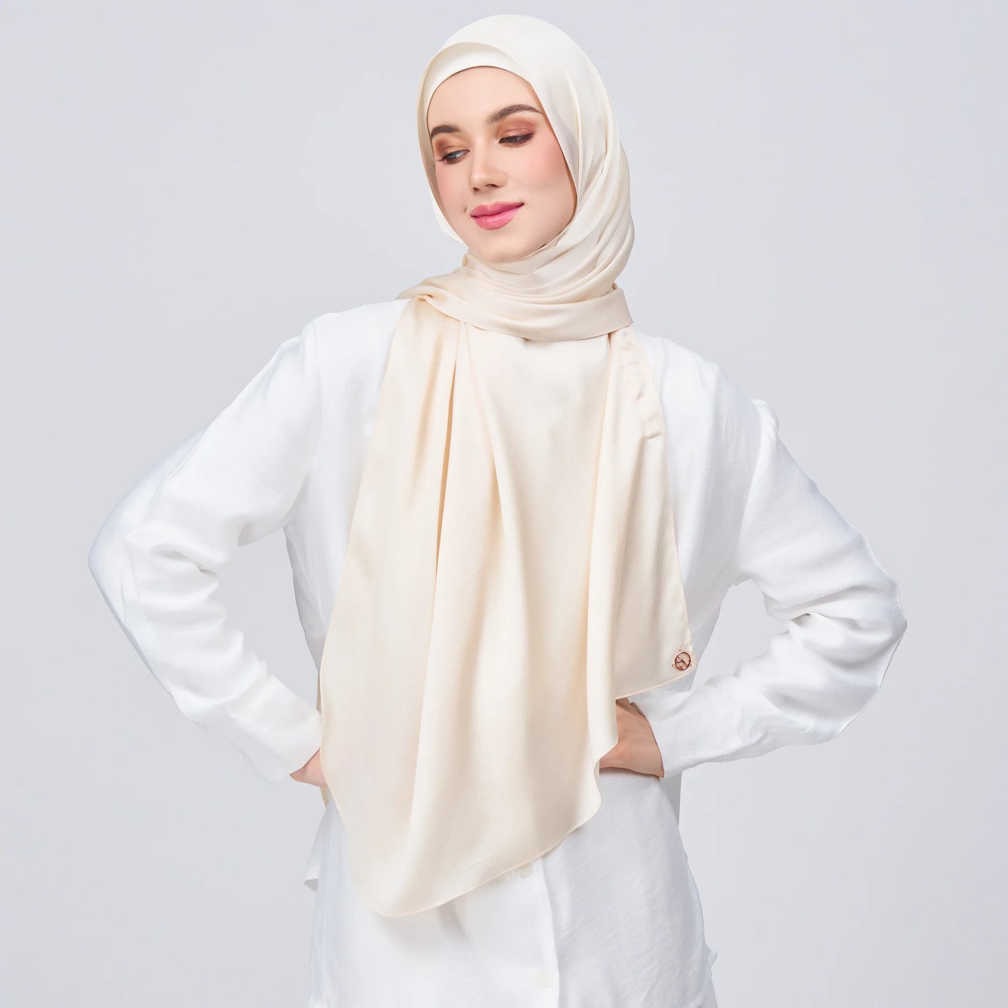 Instant Tag & Go Shawl | Satin Bulle in Bridal Cream | Batch 1