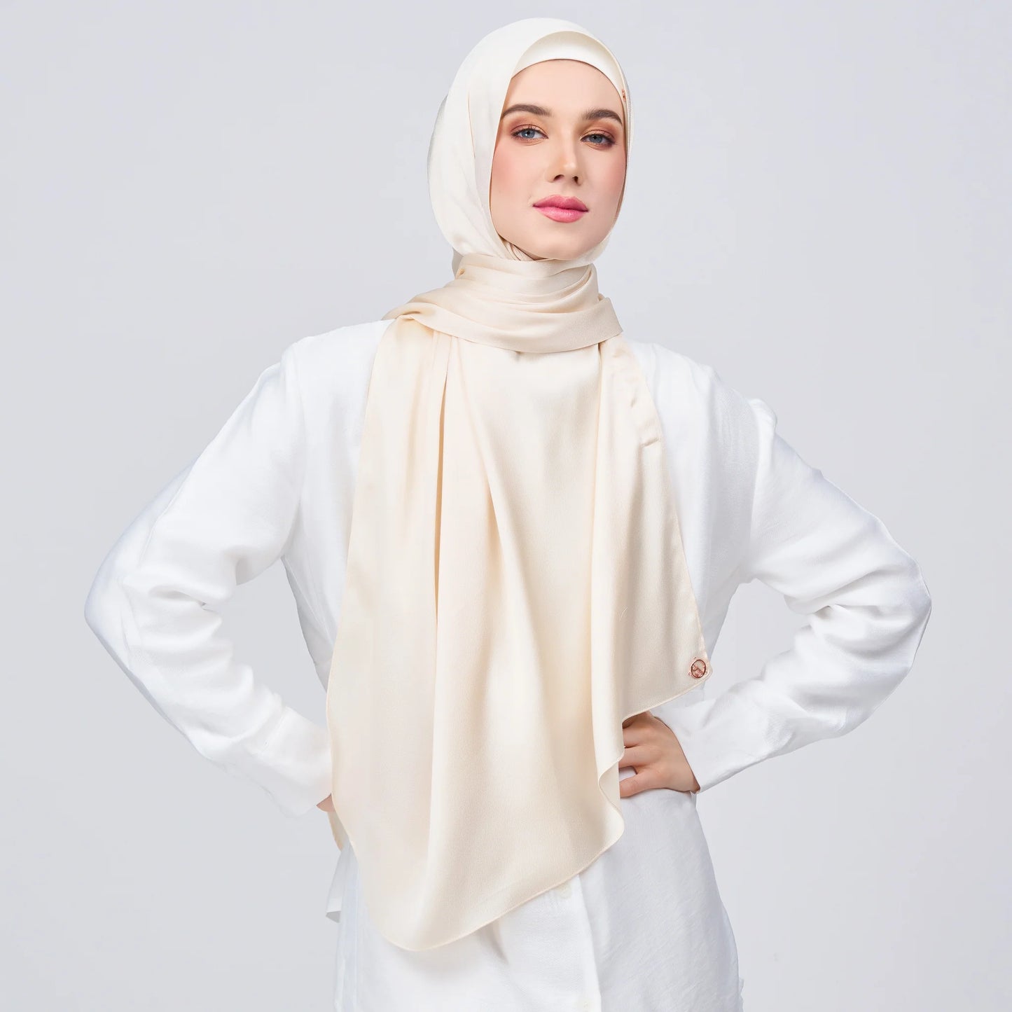 Instant Tag & Go Shawl | Satin Bulle in Bridal Cream | Batch 1