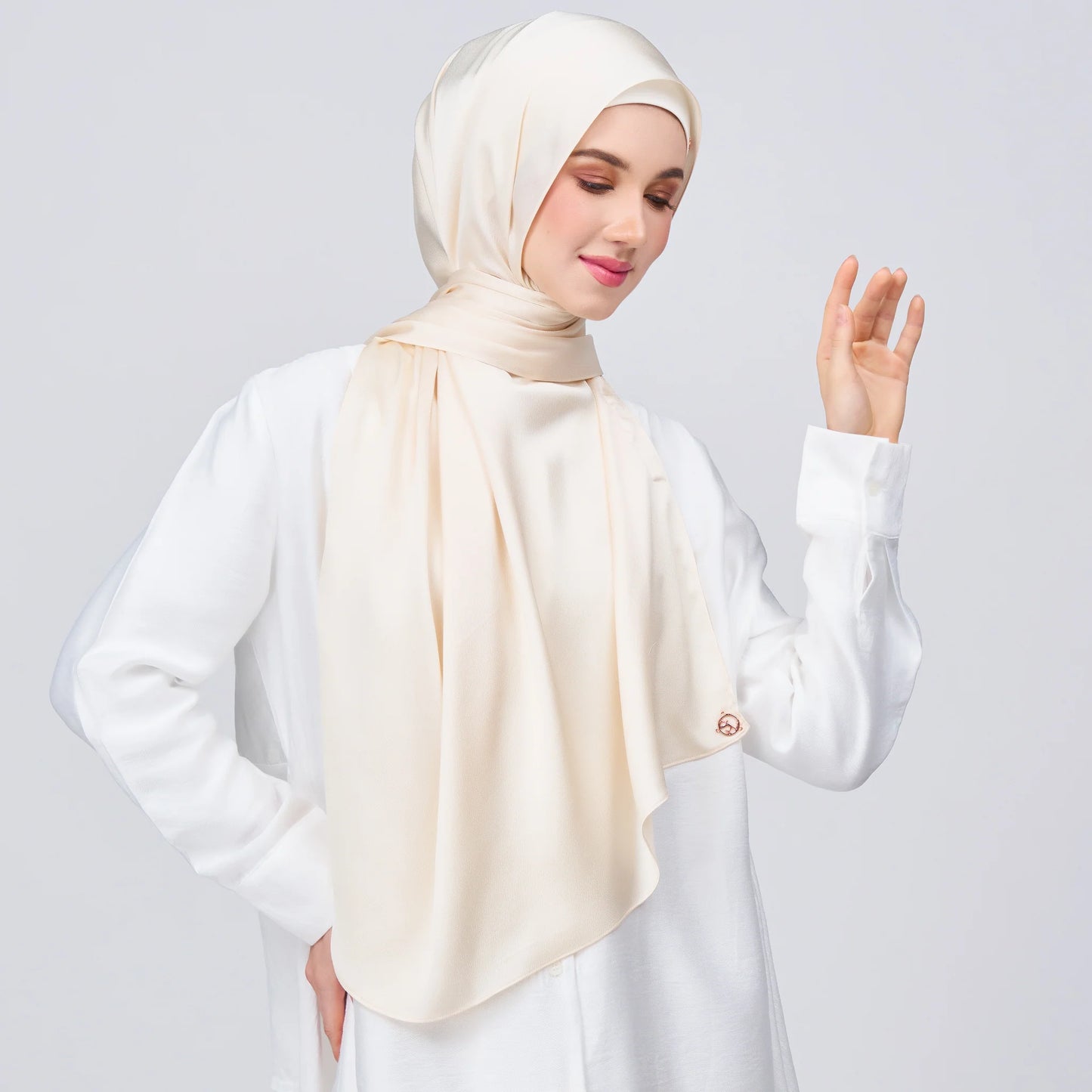 Instant Tag & Go Shawl | Satin Bulle in Bridal Cream | Batch 1