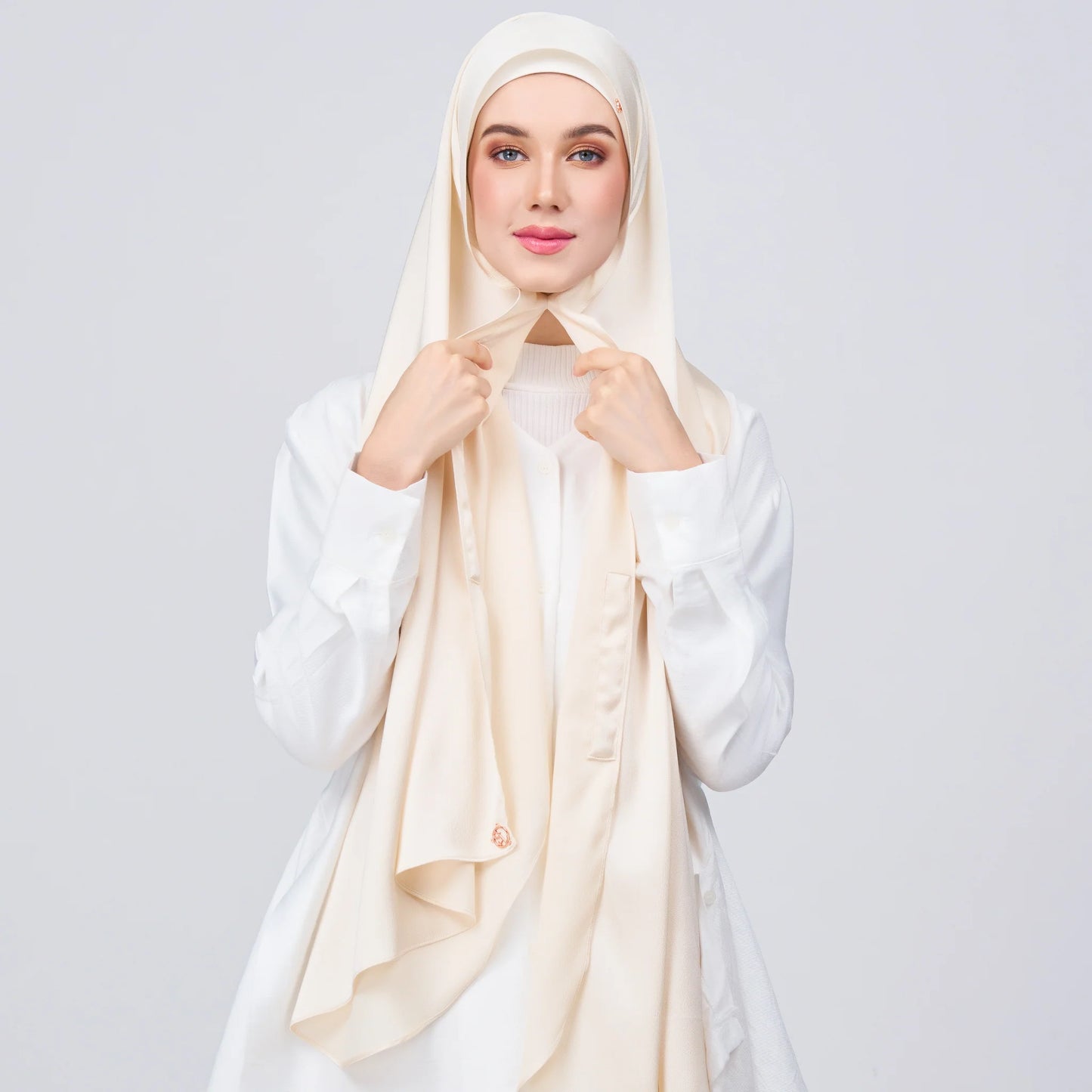 Instant Tag & Go Shawl | Satin Bulle in Bridal Cream | Batch 1