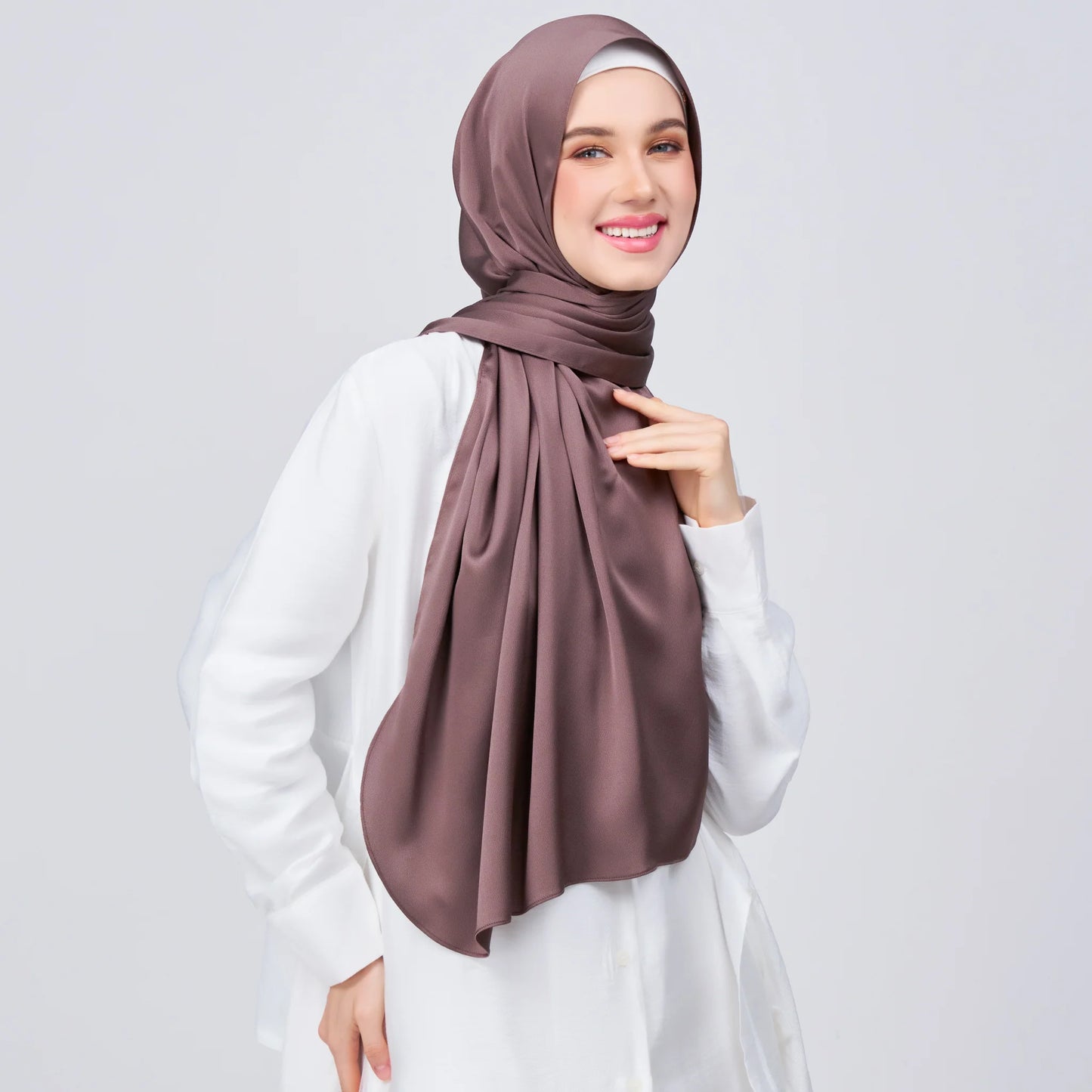 Instant Tag & Go Shawl | Satin Bulle in Deep Brown | Batch 1