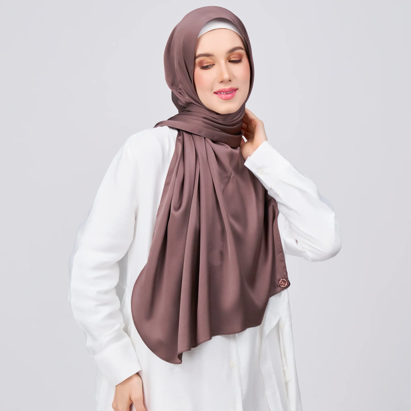 Instant Tag & Go Shawl | Satin Bulle in Deep Brown | Batch 1