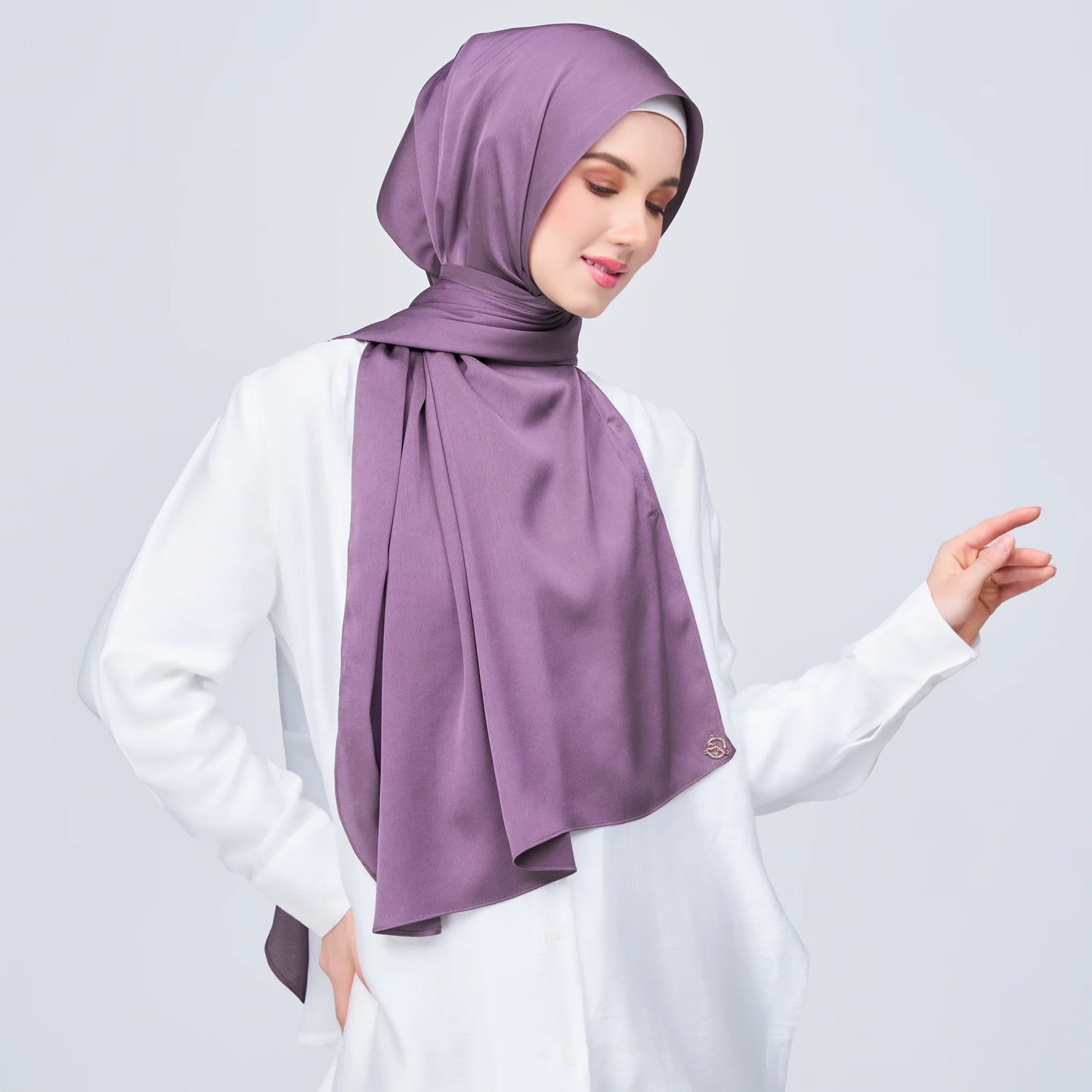 Instant Tag & Go Shawl | Satin Bulle in Dark Orchid | Batch 1