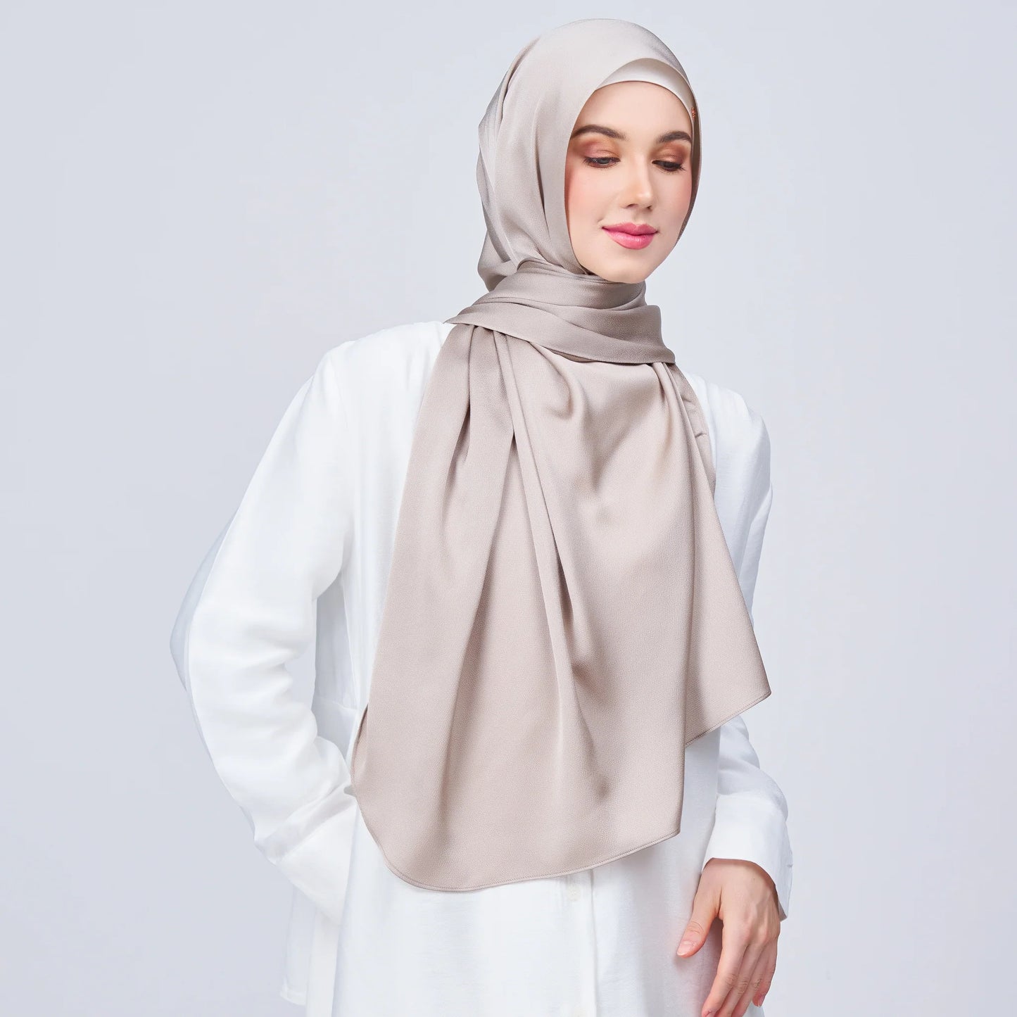 Instant Tag & Go Butterfly | Satin Bulle in Elegant Taupe | Batch 1