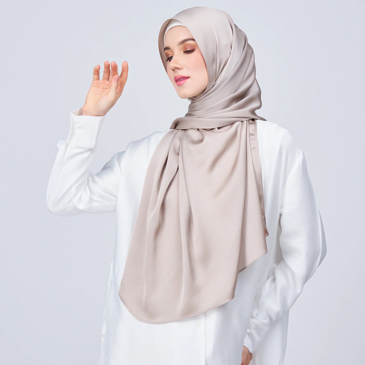 Instant Tag & Go Butterfly | Satin Bulle in Elegant Taupe | Batch 1