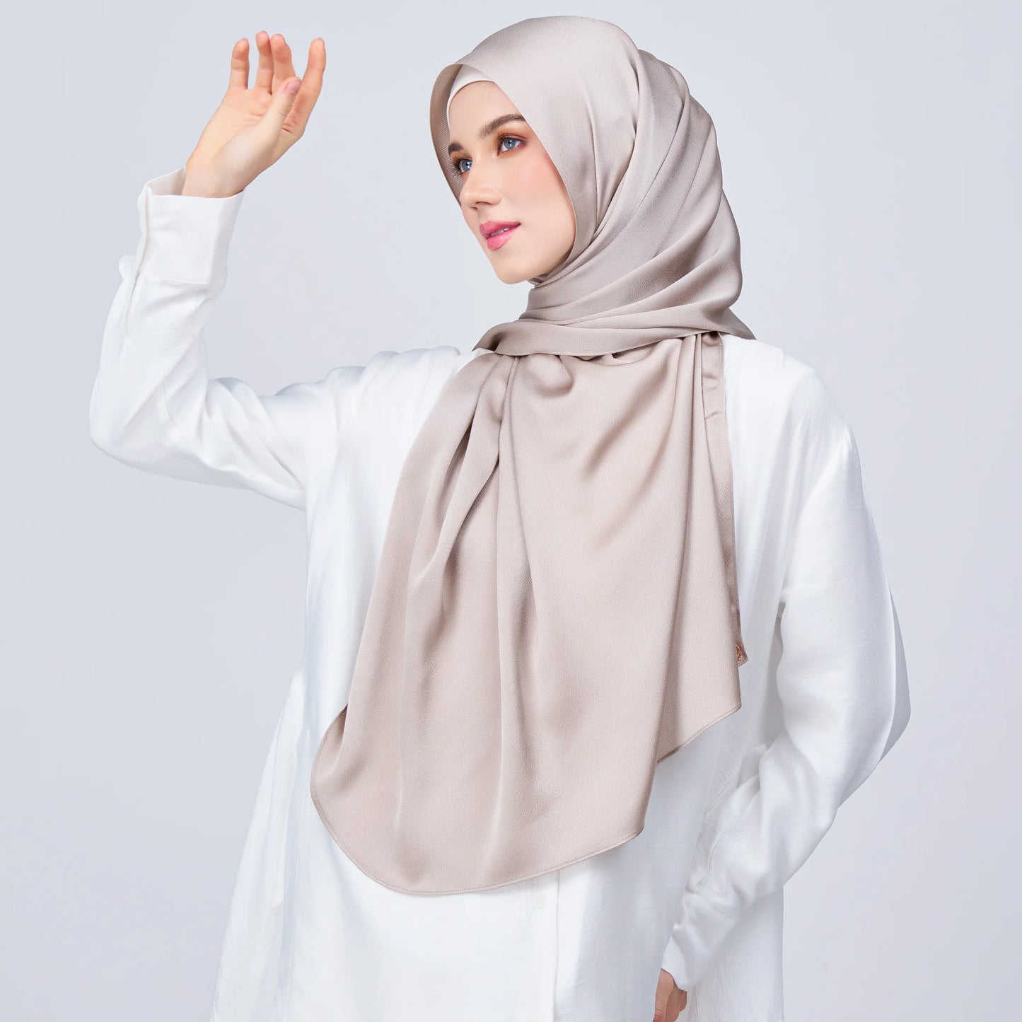 Instant Tag & Go Butterfly | Satin Bulle in Elegant Taupe | Batch 1