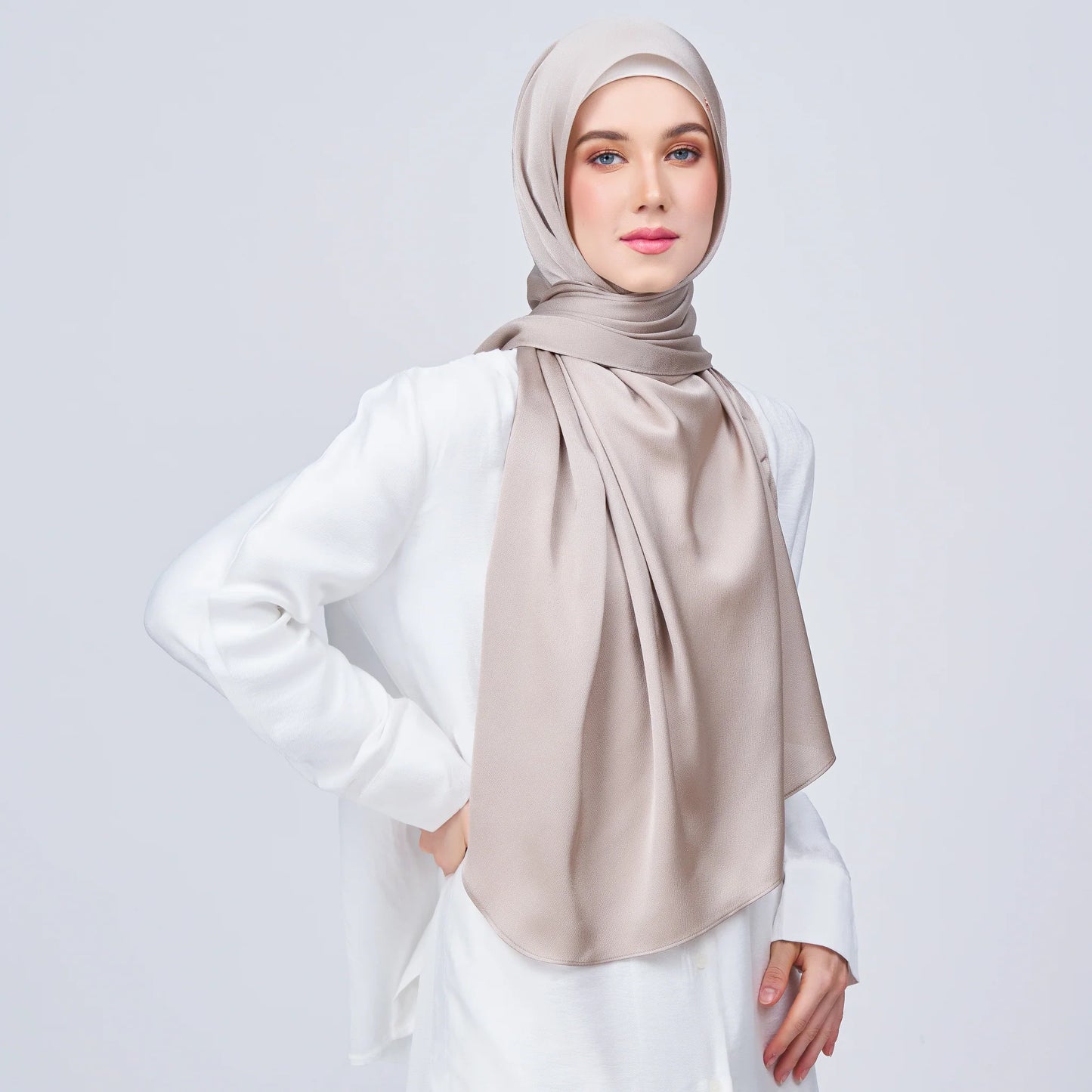 Instant Tag & Go Butterfly | Satin Bulle in Elegant Taupe | Batch 1